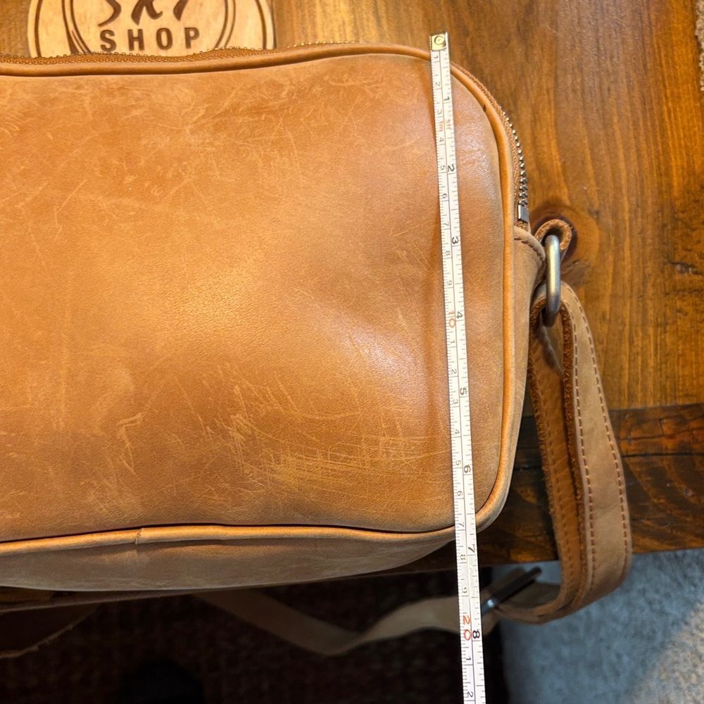 Duluth Trading Co. Tan Leather Crossbody Bag - Picture 14 of 16